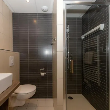 Vtf L'hotel Des Bains 3*